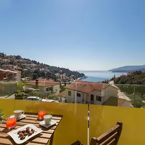 Dora Apartment